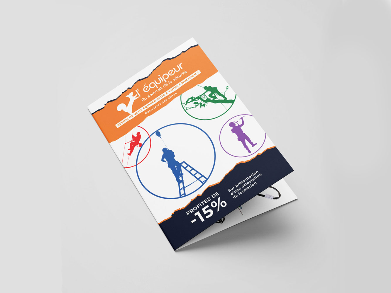 Hugo_LARGEA_GRAPHISTE_DEPLIANT_LEQUIPEUR_LYON_BORDEAUX